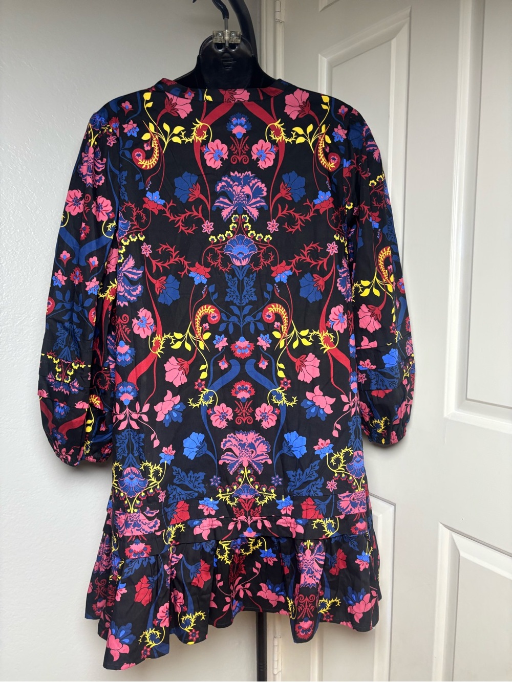 Sugar Lips Palmero Midnight Velma Ruffle
Shift Dress. NWOT - Picture 8 of 12